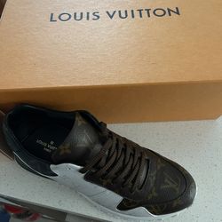 LOUIS VUITTON Run Away Sneaker