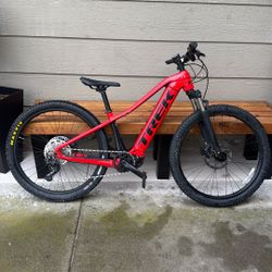 TREK Powerfly Mountain Bike – Excellent Condition – Warranty Included