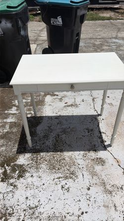 White Farmhouse-Style Console Table / Entryway Table