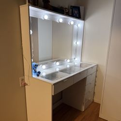 LED Mirror Makeup Vanity