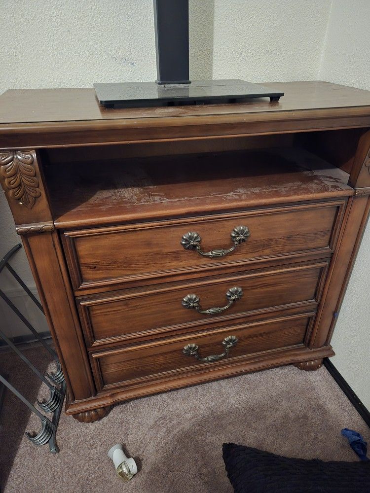 Wood Dresser