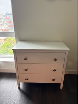 3-drawer dresser