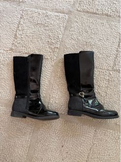 Girls black boots