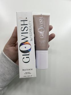 Glowish By Huda Beauty 10 Deep Tan Multidew Skin Tint 