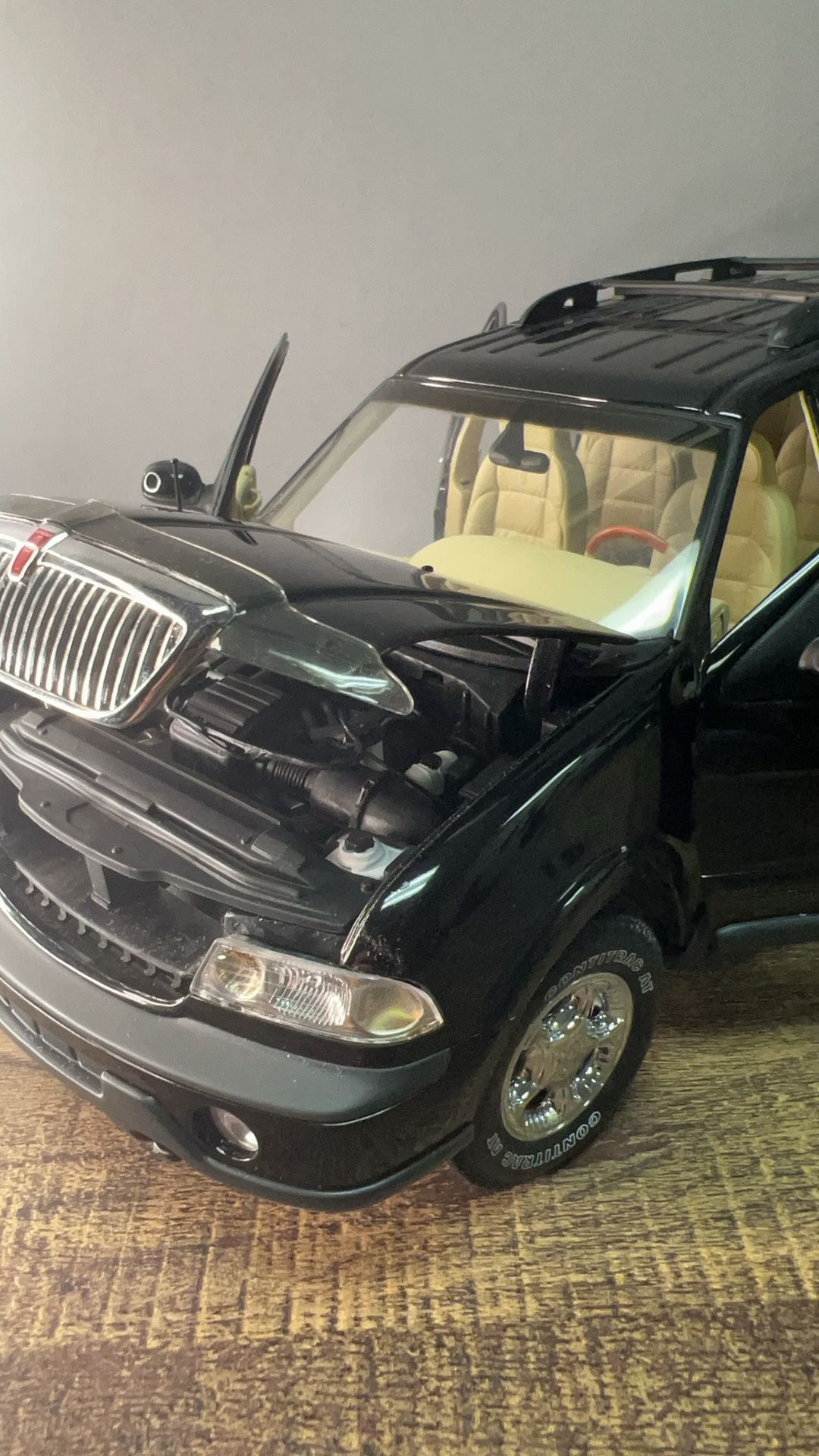 1/18 Lincoln Navigator black by AUTOart - FCaminhaGarage HD