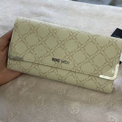 Nine West Wallet 