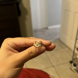 10k Gold Ring ..Heart with a Flower