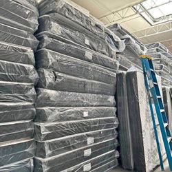 Set King Size Deluxe Mattress And Box Spring 