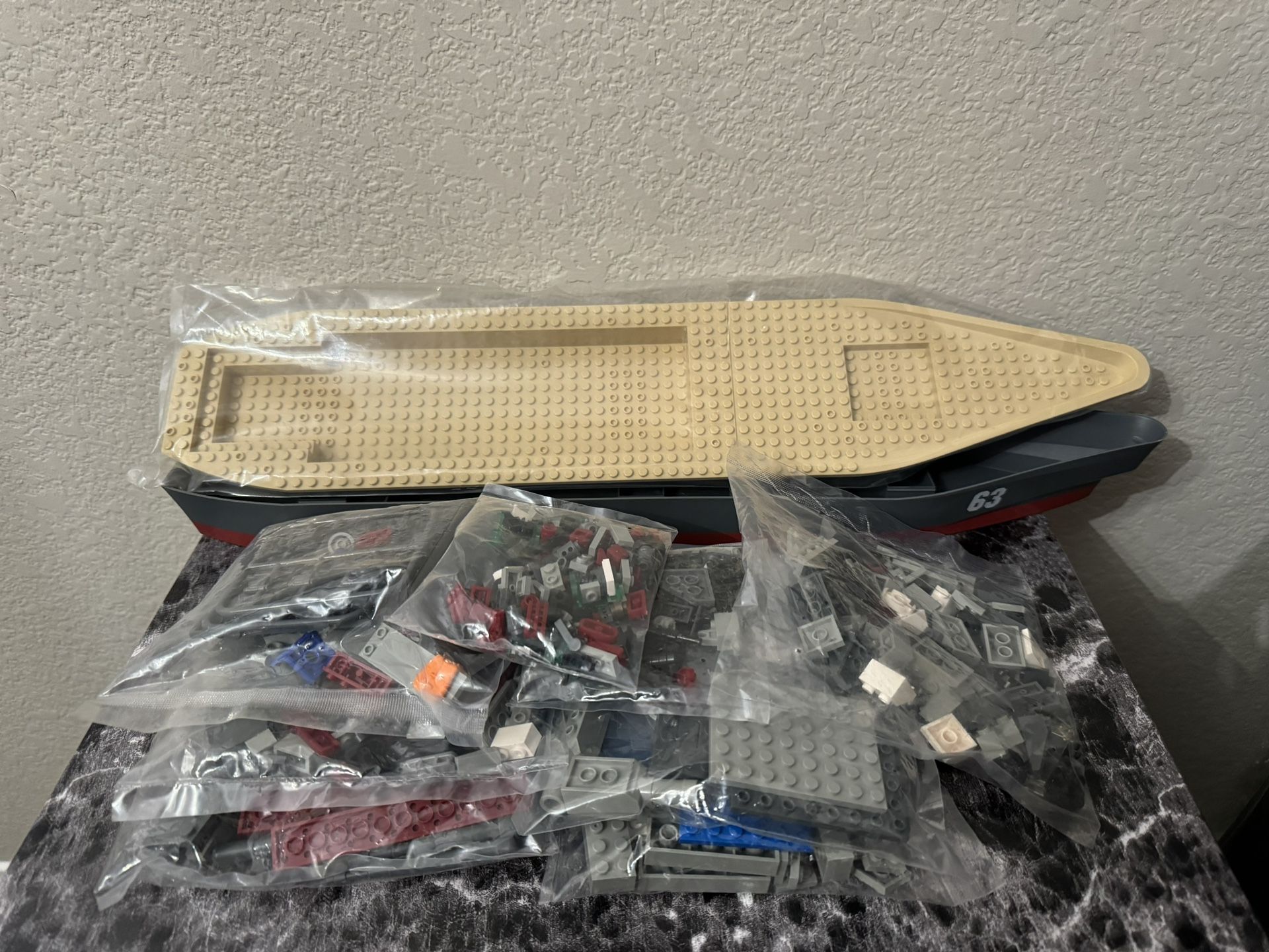 Retired new KreO 38977 BATTLESHIP movie USS MISSOURI building blocks Navy ship