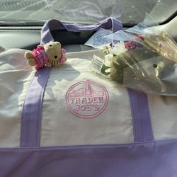 ✨🎀💜Trader Joe’s LILAC Tote