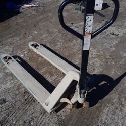 Crown Pallet Jack 