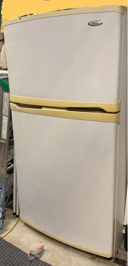 Whirlpool Top-Freezer Refrigerator