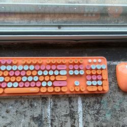 MOFii Retro Wireless Keyboard & Mouse Set