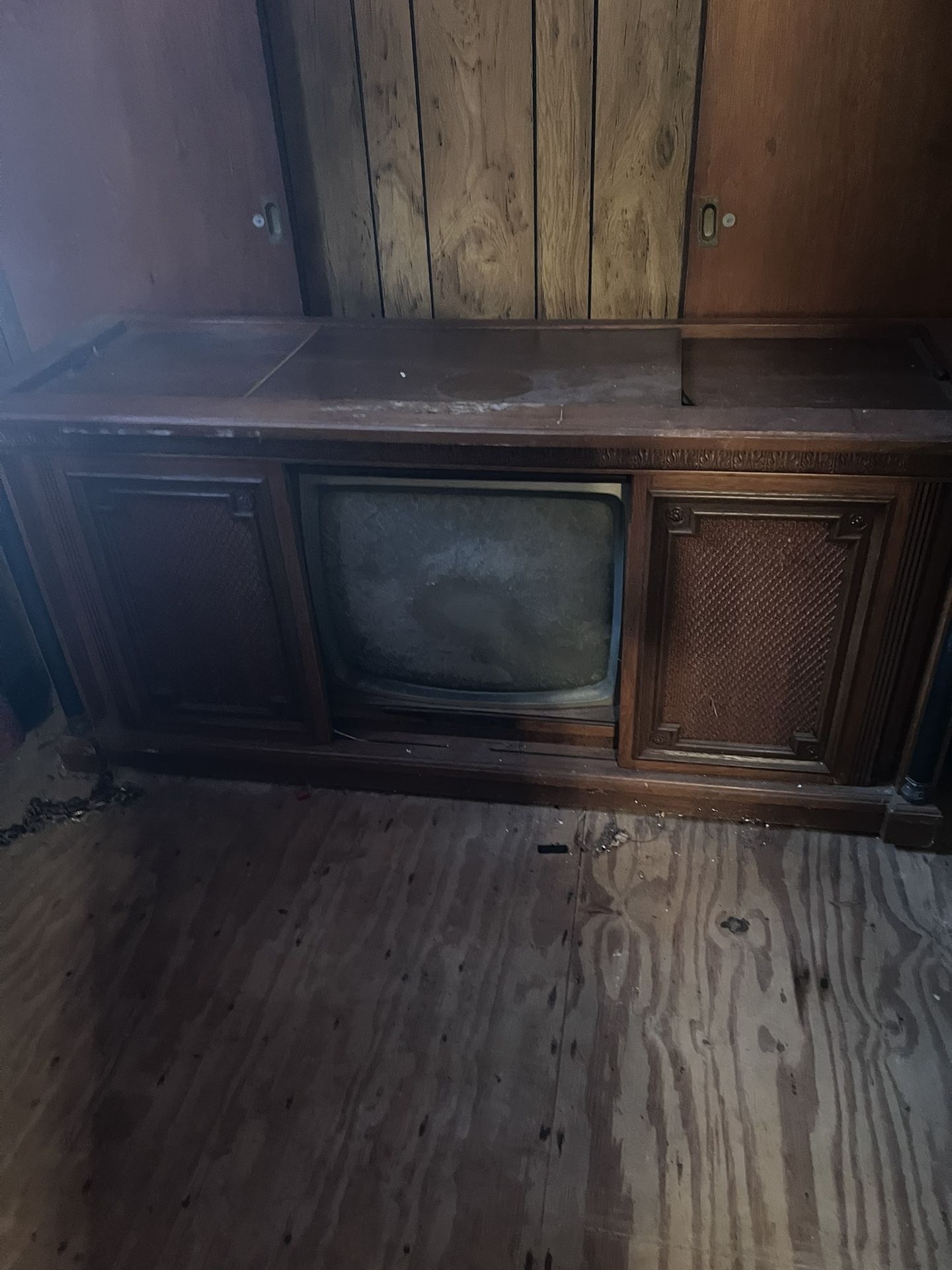 Antique Record Player/tv