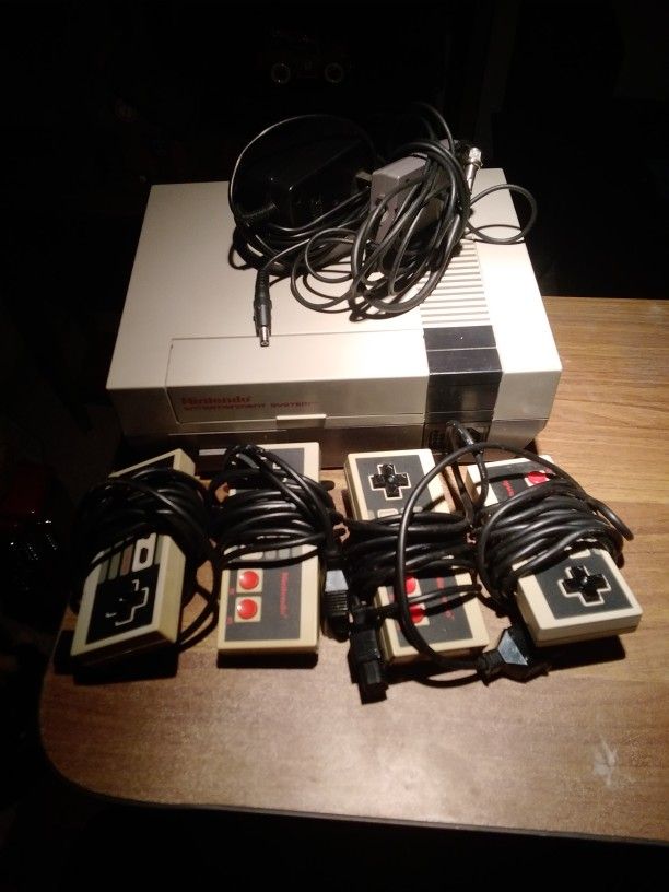 Make Offer.....Original Nintendo,4 Controllers,9 Games