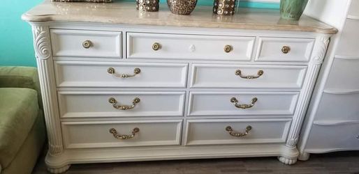 SUPER CUTE BUFFET OR TV STAND AT PICKY PINCHERS 5912 54TH AVE N KENNETH CITY OPEN 12-6 FREE DELIVERY