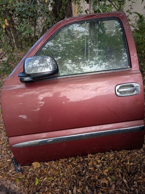 99 - 02 Chevrolet Silverado Chevy Tahoe GMC Sierra Front Driver Door