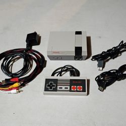 NES Classic Edition + 150 Games