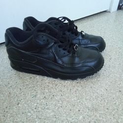 Nike Air Max Black Leather Size 9.5
