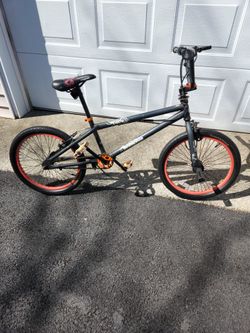 MONGOOSE  (CORE) 20-INCH) BMX 