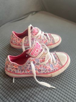 Girls shoes