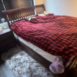King Size Bed With Mattress And Boxspring