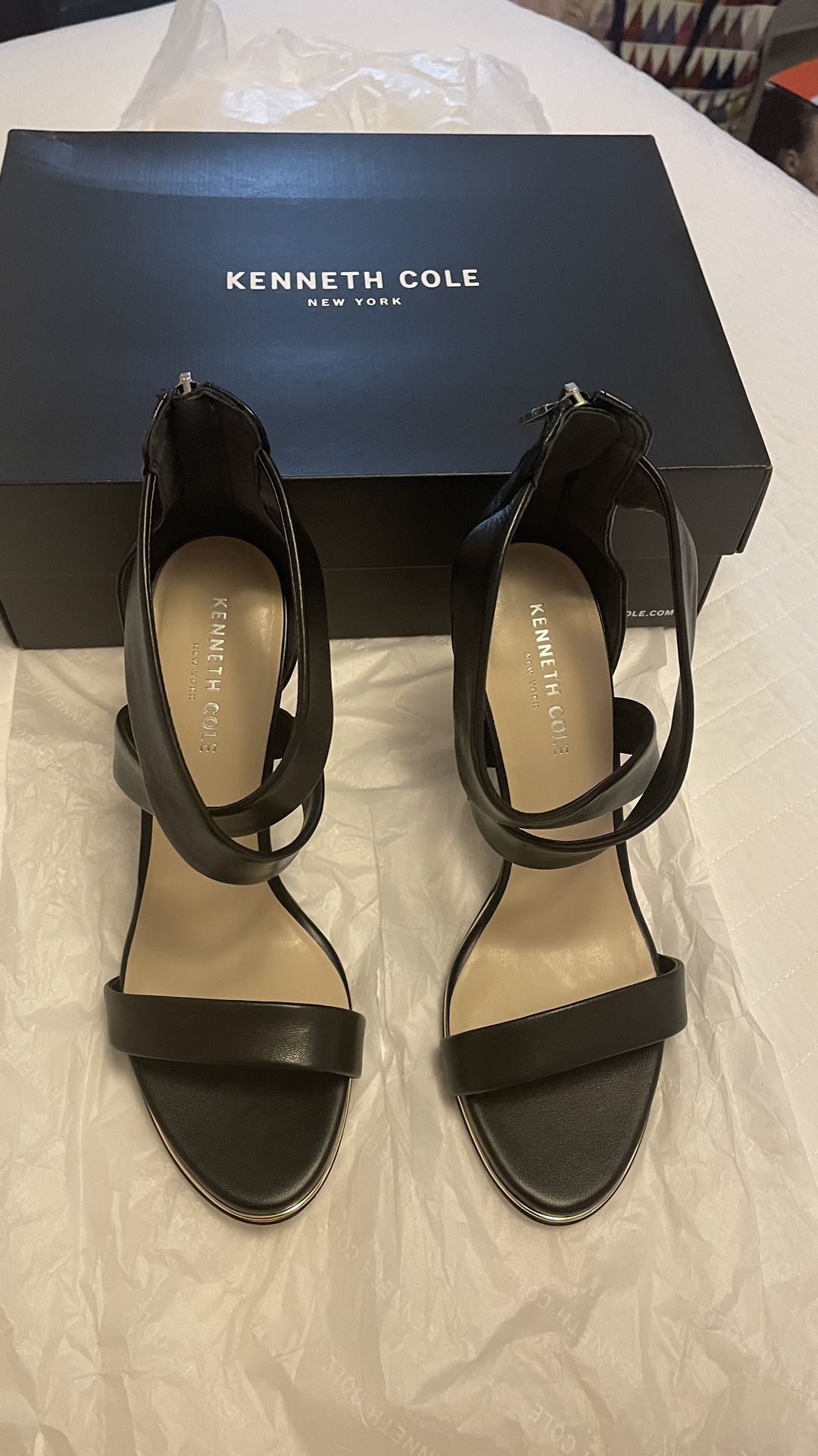 KENNET KOLE Brooke Cross Sandal Size 8