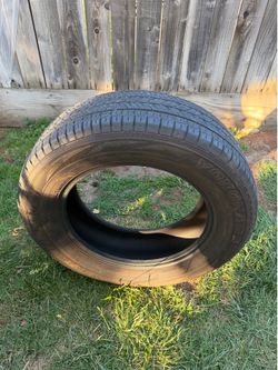 SINGLE USED TIRE 225/65/R17. YOKOHAMA