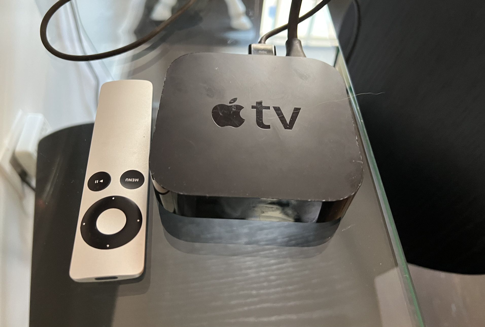 Apple TV (2nd generation) With Remote 
