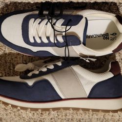 Men's Sneakers Size 9.5
with Memory Foam Insoles NEW 