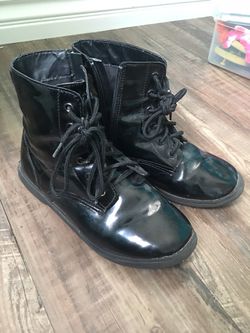 Patent leather boot size 4