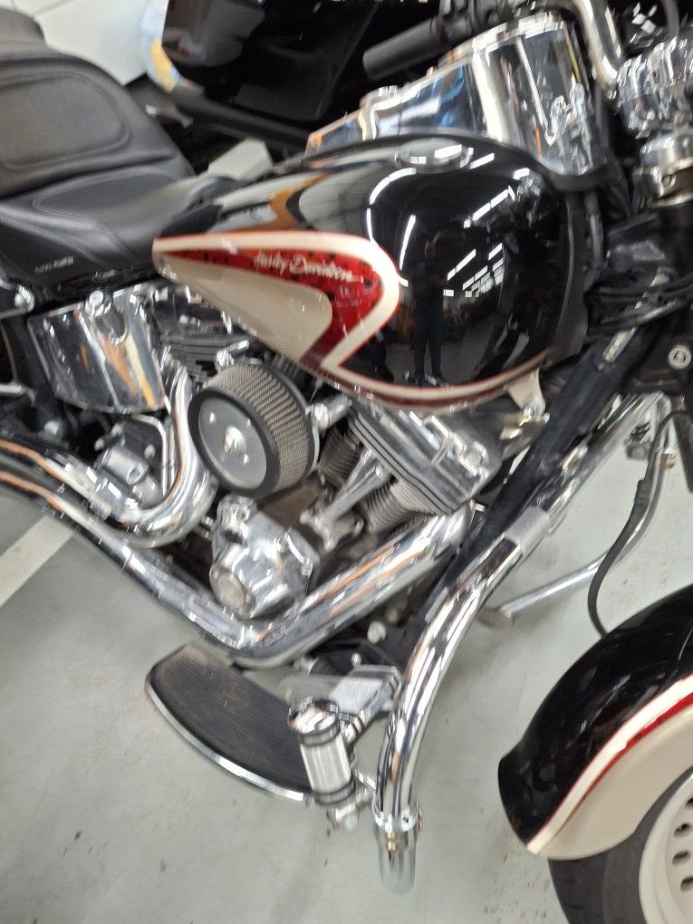 2007 Harley Davidson Fat boy (limited tin set edition) numberc121 out of 150