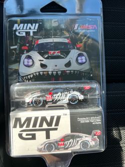 Mini GT Rexy Skeleton