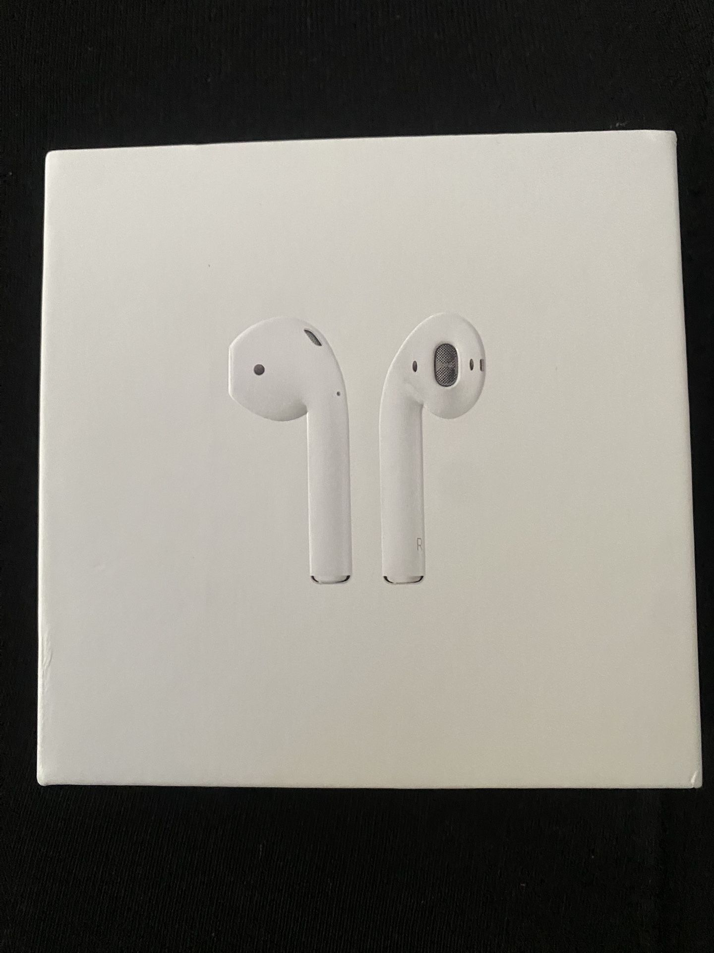 Airpods 2nd Generation Comes With Charger