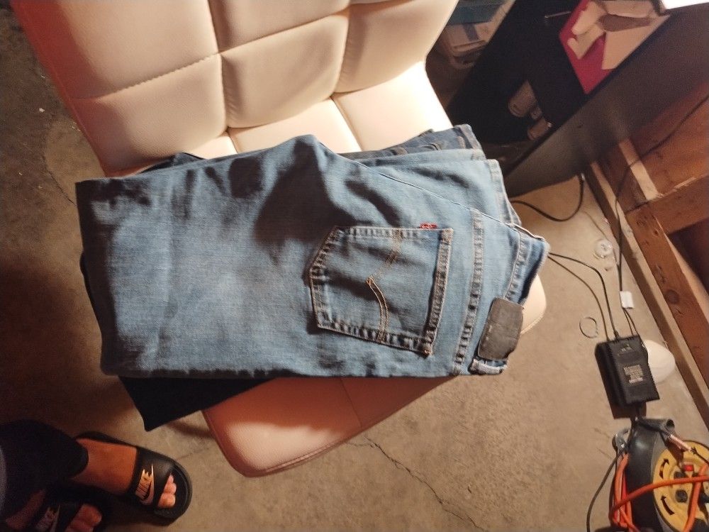 Levis