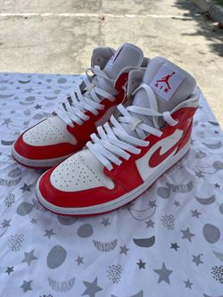 Jordan 1 mid