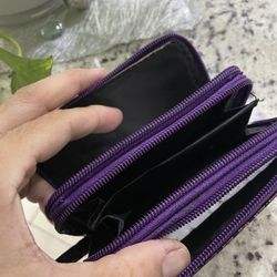 Woman’s wallet and keychain new