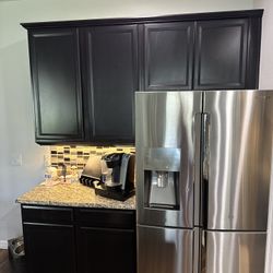Samsung refrigerator trying to sell right away working in great condition used something for cheap because purchase new one and do not want to put it 