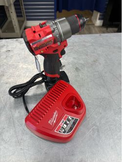 Milwaukee #3404-20- M12 Fuel Brushless 1/2” Hammer Drill/Driver with One XC4.0 Battery and Charger