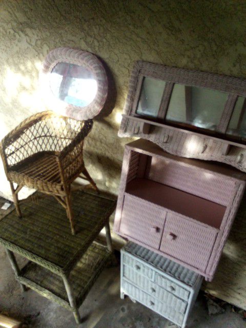 WICKER FURNITURE - White Pink Chair Table Stand Mirror Dresser Home Decor Shabby Chic Patio Garden Indoor Outdoor Antique 