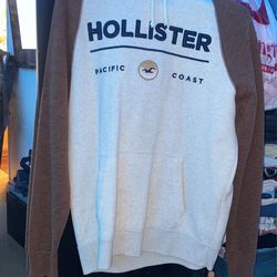 Hollister sweater for men small.