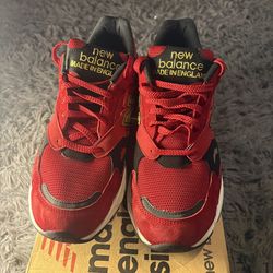Red new balance 920