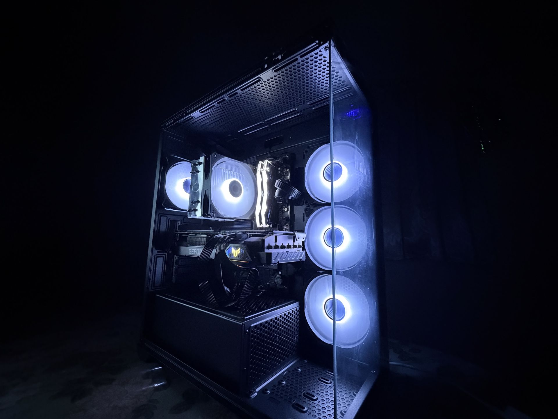 Gaming PC RTX 3080 ti | Ryzen 7 7700x | 16gb DDR5 ram | 1tb M.2 storage 