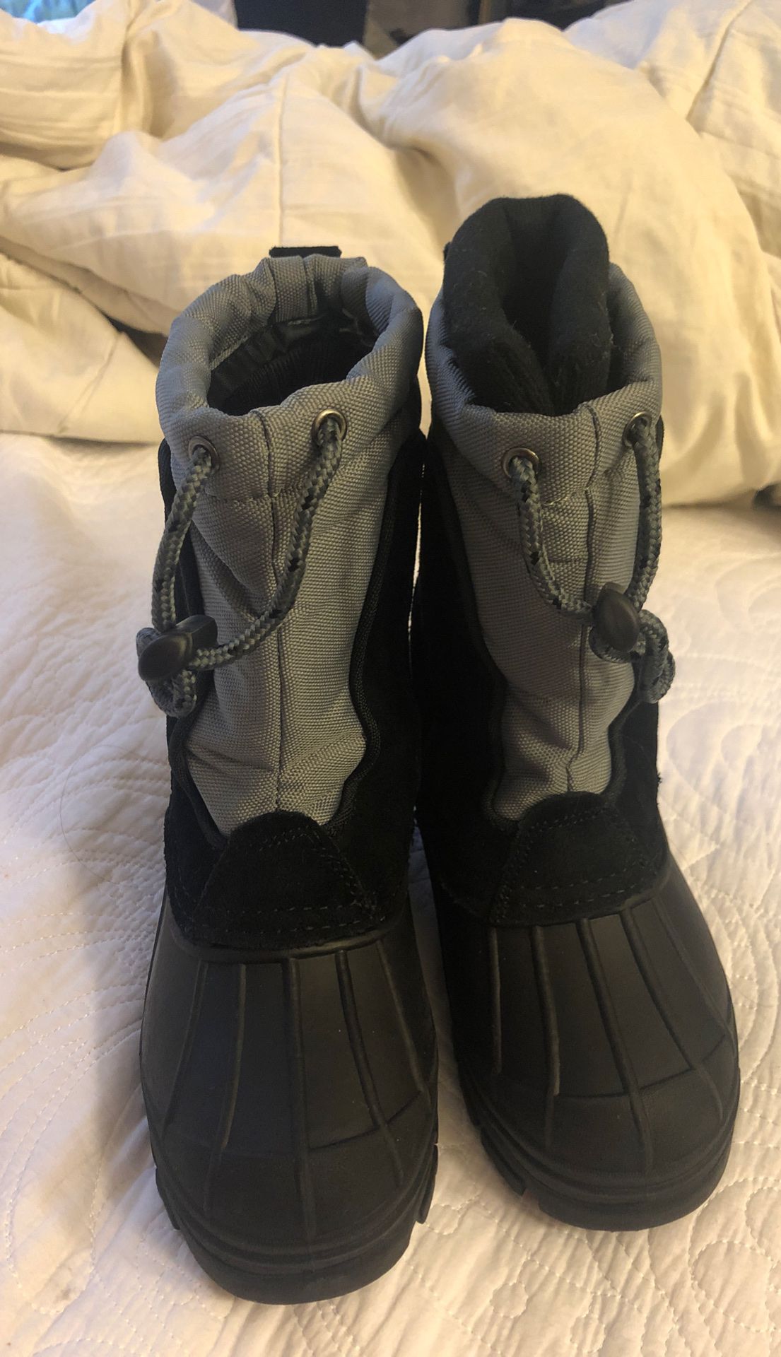 Kid(toddler) boy snow boots size 12 ages 4-5
