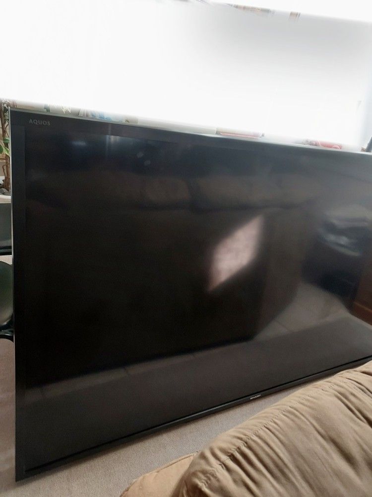 90-inch SHARP AQUOS TV + WALL-MOUNT