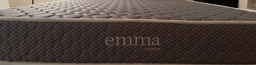 8” queen size Emma by Modway Mattress