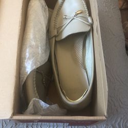 Size 81/2  Taupe