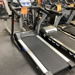 Xterra TR6.6 Heavy Duty Folding Treadmill With ONLY 31 Hours Of Use Includes Warranty 