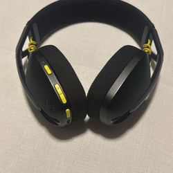 Wireless Logitech G435 headphones