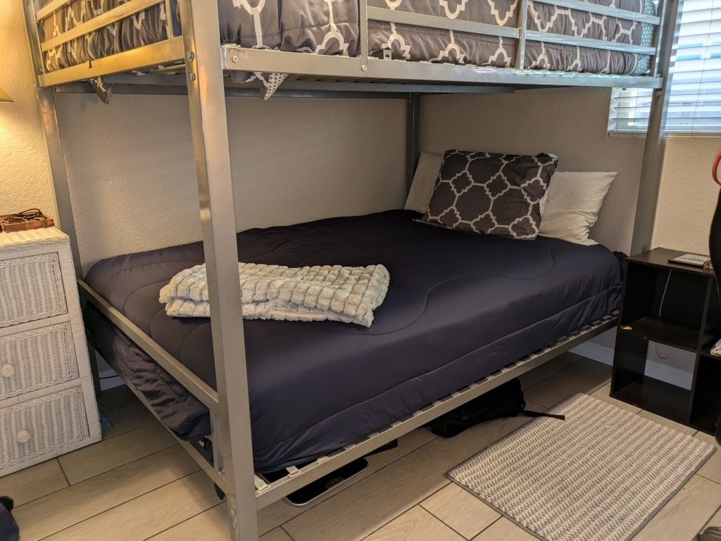 Bunk bed (Metal Frame)